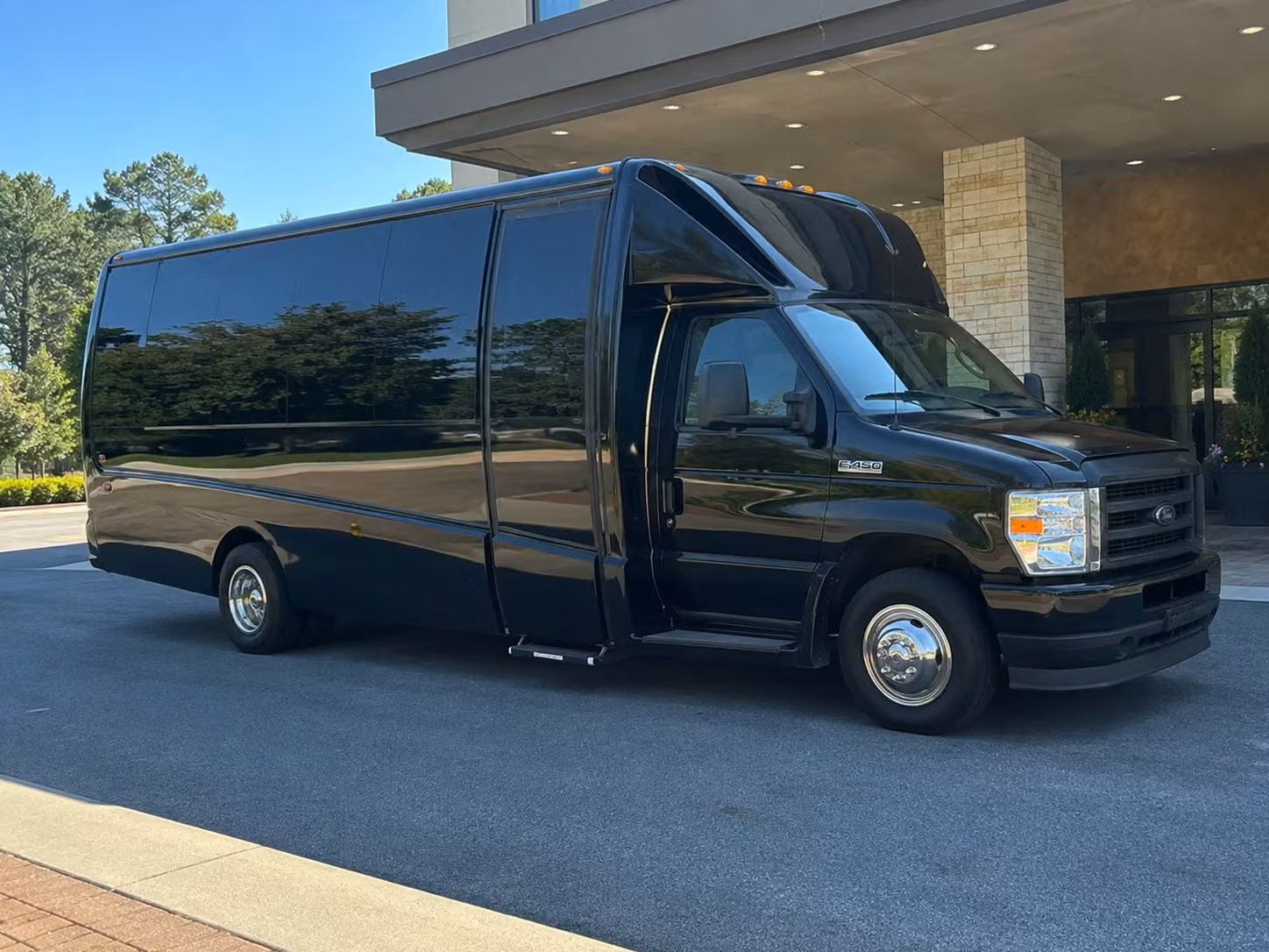 tallahassee 18 passenger minibus rental
